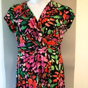 Lovely Nina Leonard Colourful Dress Size Large.
